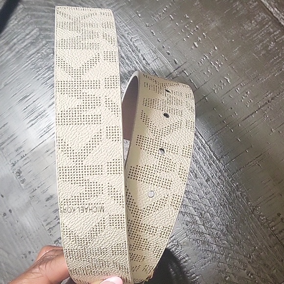 Michael Kors belt - Picture 2 of 7